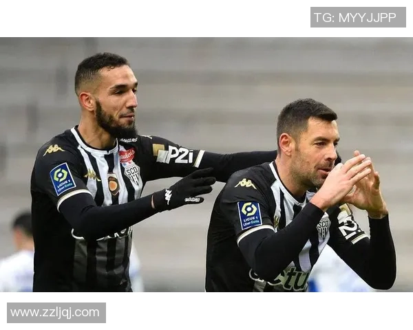 巴黎与昂热激战正酣精彩比赛直播全程回顾与分析